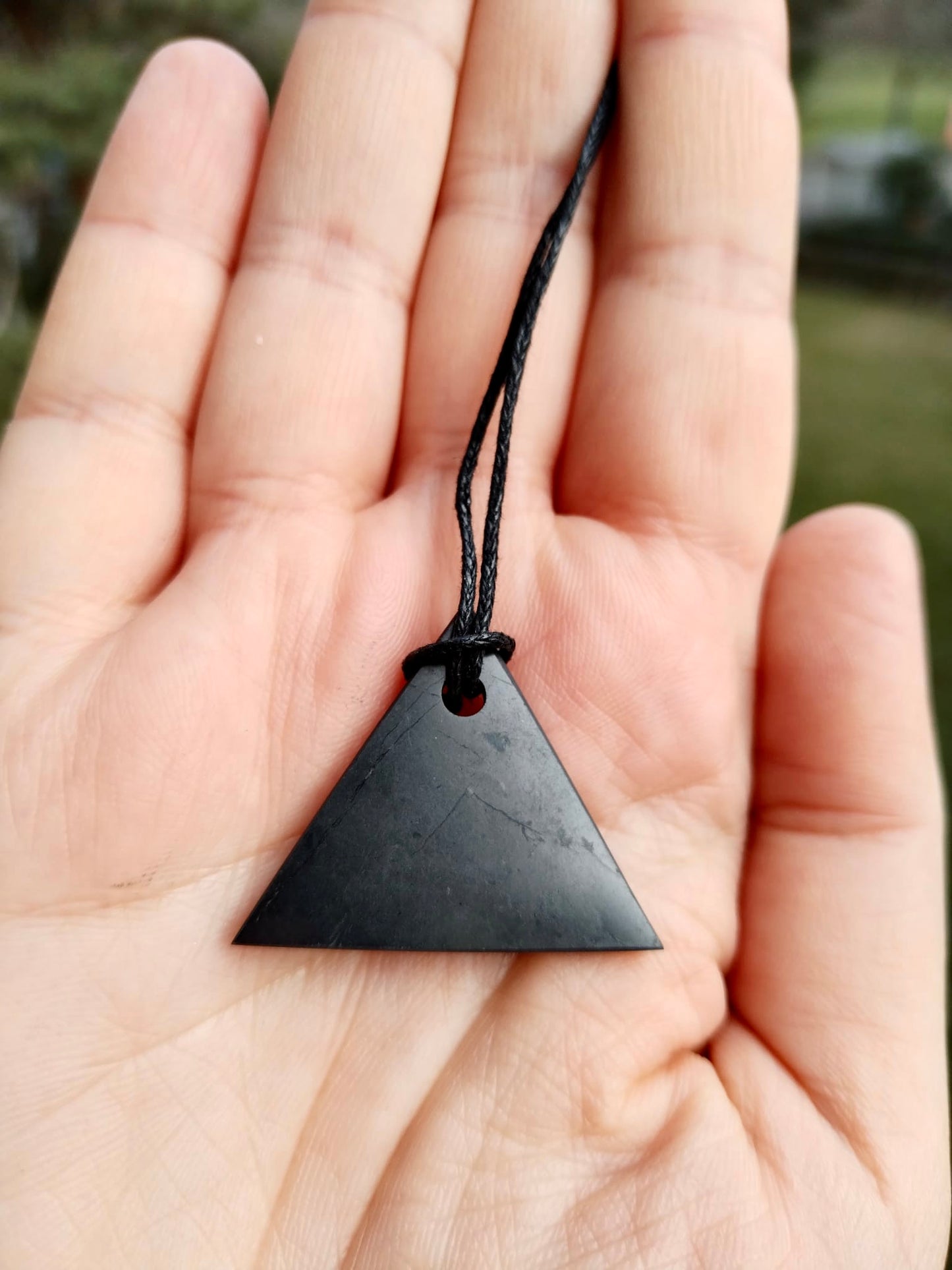 Ciondolo Triangolo Maschile di Shungite