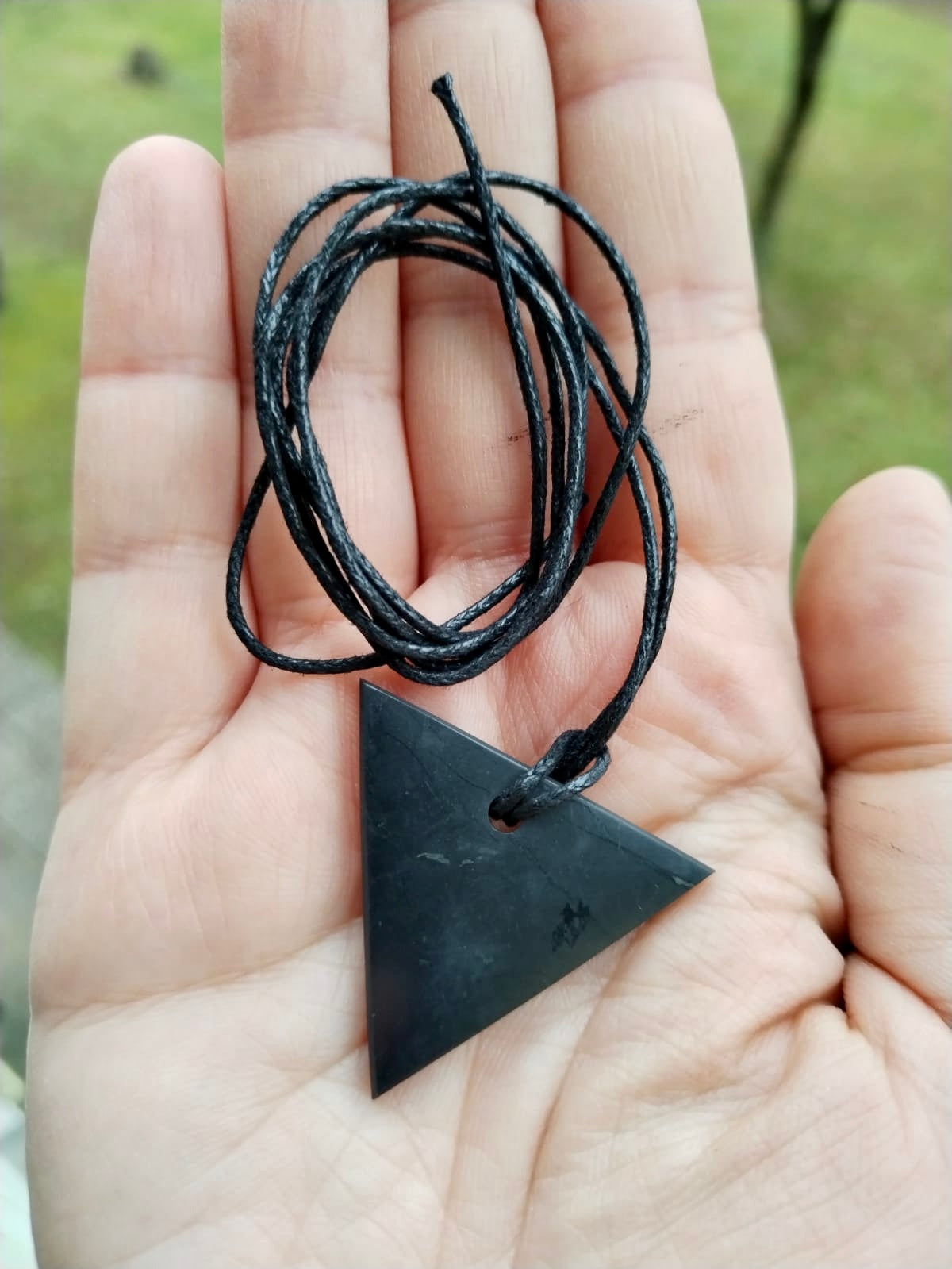 Ciondolo Triangolo Femminile di Shungite
