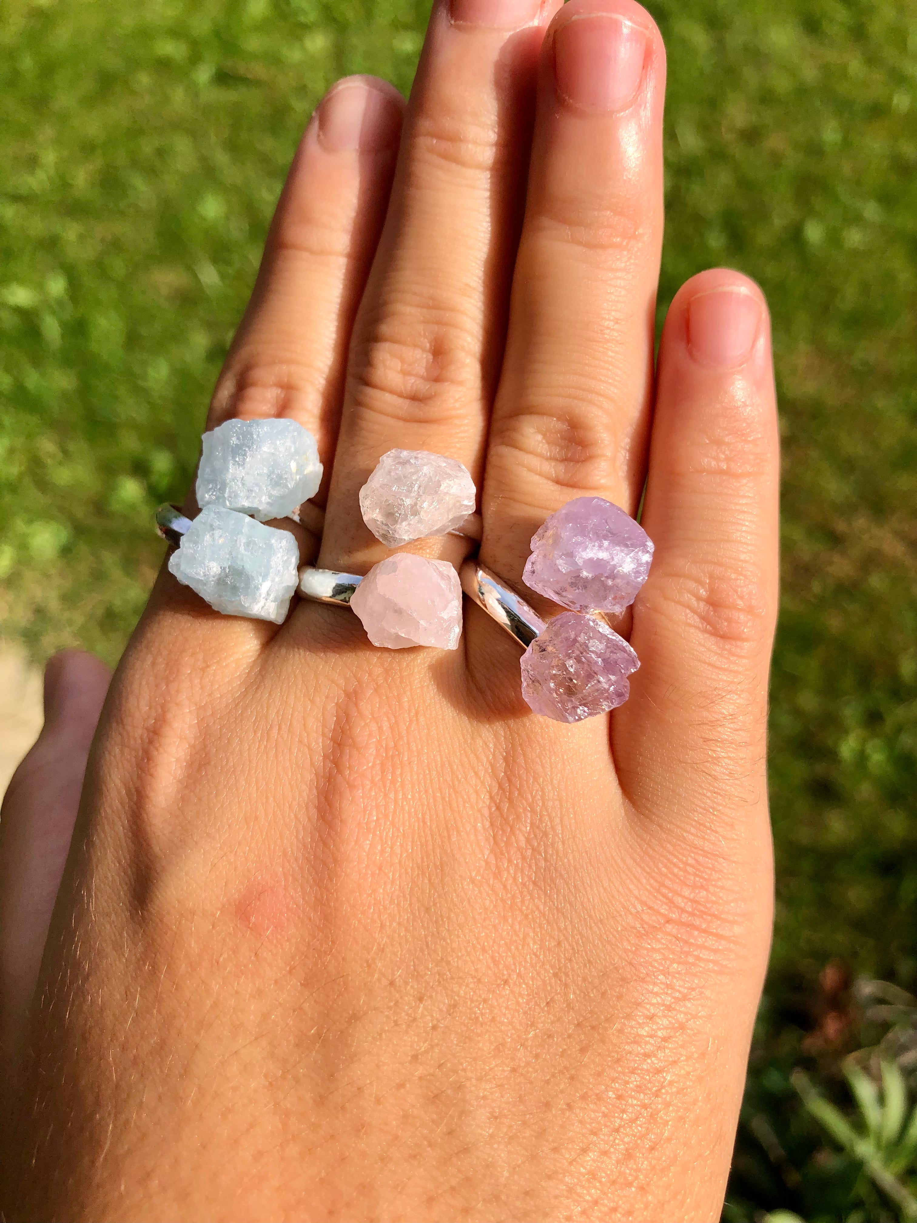 Anello di 2025 ametista grezza